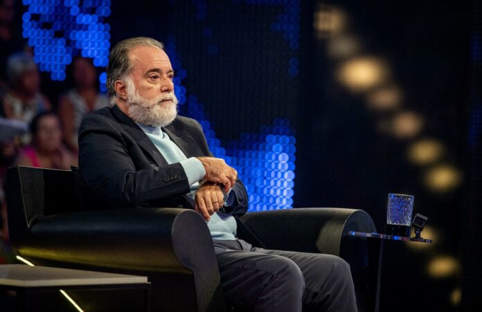 tony28-domingao-com-huck-paulo-belote-2