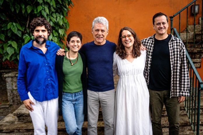 os-escafandristas-e-chico-barque-foto-isabela-espindola