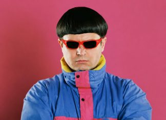 Cerimônia memorial de Oliver Tree terá transmissão ao vivo, diz revista