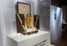 Taça da Copa do Mundo chegará ao estádio da final em um baú personalizado da Louis Vuitton; FOTOS